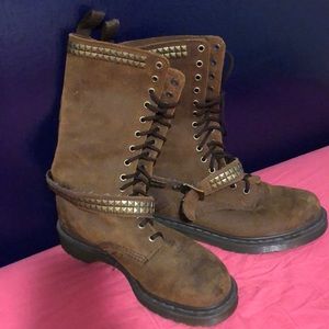 Women’s size 9 Dr. Martens suede boots